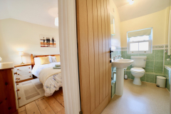 Ensuite to bedroom 1