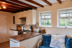 Airy kitchen and breakfast area