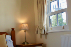 Light and airy Kingsize bedroom